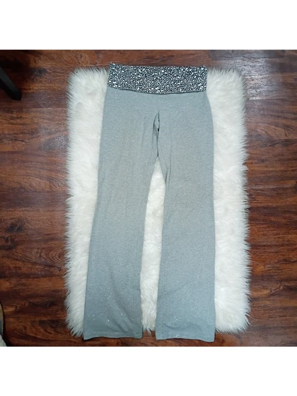 Victorias Secret Pink Fold-Over Yoga Pants Cheetah Print Waistband Gray Size S - Picture 4 of 15